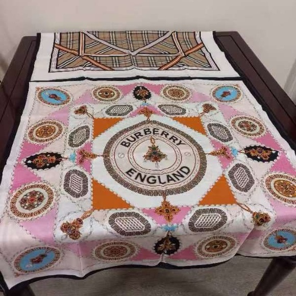 Burberry Silk scarf - Picture 2 of 5